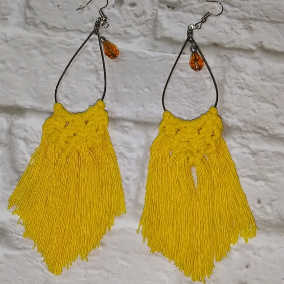 Yellow macrame Earrings - Picture 2 of 2